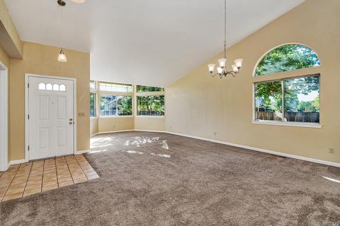 730 Natalie Dr, Windsor, CA 95492 photo 6