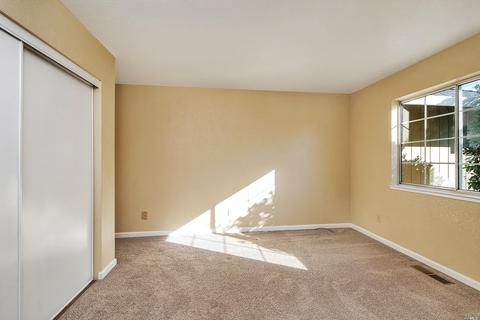 730 Natalie Dr, Windsor, CA 95492 photo 4