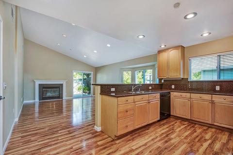 409 Duncan Dr, Windsor, CA 95492 photo 4