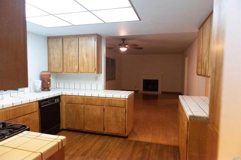 2530 Woolner Ave, Fairfield, CA 94533 photo 6