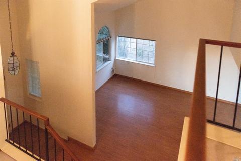 2530 Woolner Ave, Fairfield, CA 94533 photo 2