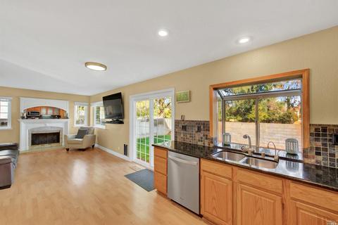 383 Bald Eagle Dr, Vacaville, CA 95688 photo 4