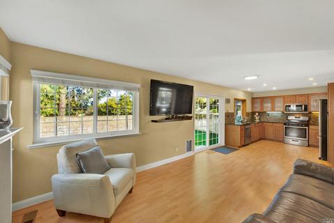 383 Bald Eagle Dr, Vacaville, CA 95688 photo 8