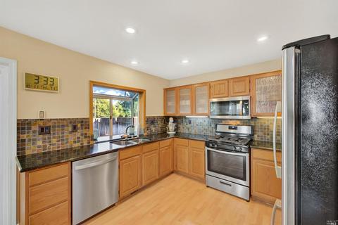 383 Bald Eagle Dr, Vacaville, CA 95688 photo 6