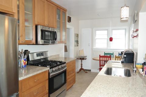 156 Edgemont Ave, Vallejo, CA 94590 photo 4