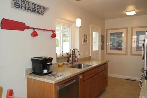 156 Edgemont Ave, Vallejo, CA 94590 photo 2