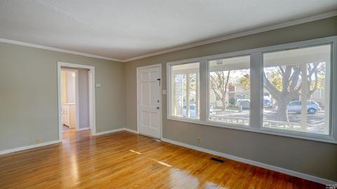 565 Laurel St, Vallejo, CA 94591 photo 3