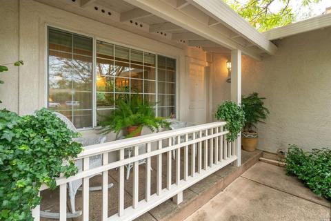 718 Sierra Ct, Windsor, CA 95492 photo 4