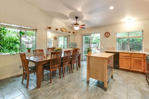 718 Sierra Ct, Windsor, CA 95492 photo 9