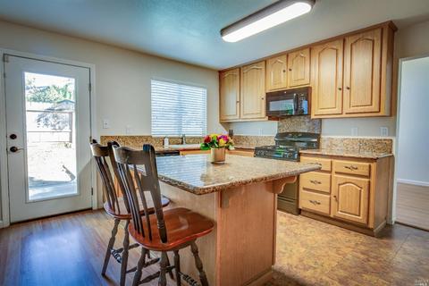 1570 Knight Ct, Dixon, CA 95620 photo 2