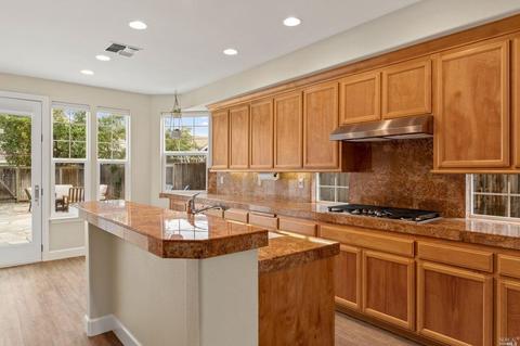 608 Mcginnis Cir, Cotati, CA 94931 photo 6