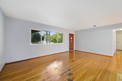 397 Peach Tree Ave, Vacaville, CA 95688 photo 6
