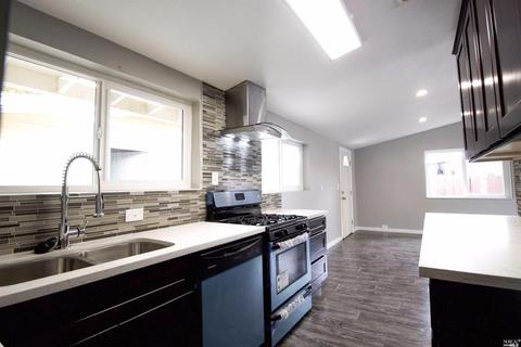 230 Melba Dr, Vallejo, CA 94589 photo 4