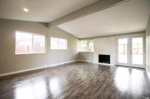 230 Melba Dr, Vallejo, CA 94589 photo 2