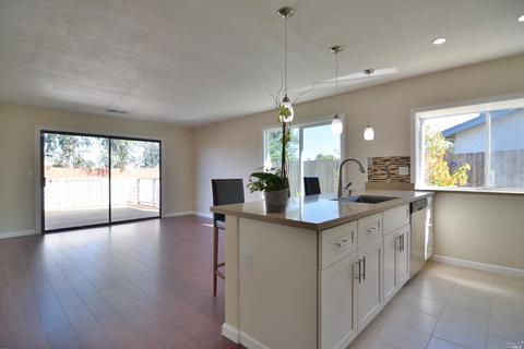 132 E Valley Oak Ln, Vallejo, CA 94591 photo 6