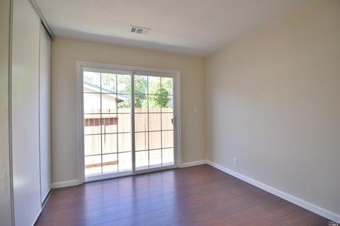 132 E Valley Oak Ln, Vallejo, CA 94591 photo 11