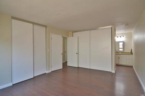 132 E Valley Oak Ln, Vallejo, CA 94591 photo 8