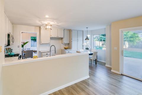 207 Mendelssohn Ct, Cotati, CA 94931 photo 8