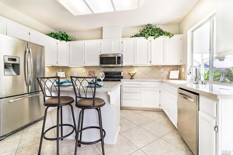 379 Bartlett Ln, Vacaville, CA 95687 photo 5