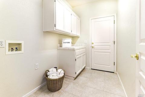 379 Bartlett Ln, Vacaville, CA 95687 photo 14