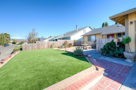 1648 Sarkesian Dr, Petaluma, CA 94954 photo 3