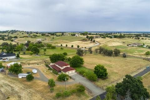 3941 Skyhawk Ln, Vacaville, CA 95688 photo 4