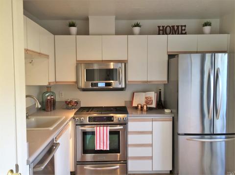6 Chaucer Ct, Mill Valley, CA 94941 photo 3