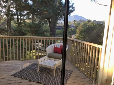 6 Chaucer Ct, Mill Valley, CA 94941 photo 2