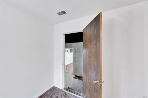 307 E Wyoming St, Fairfield, CA 94533 photo 11