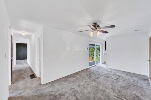 307 E Wyoming St, Fairfield, CA 94533 photo 6