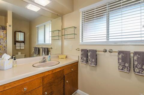211 Franciscan Dr, Vallejo, CA 94589 photo 27