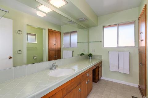 211 Franciscan Dr, Vallejo, CA 94589 photo 24