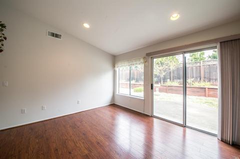 569 Leafhaven Ln, Windsor, CA 95492 photo 5