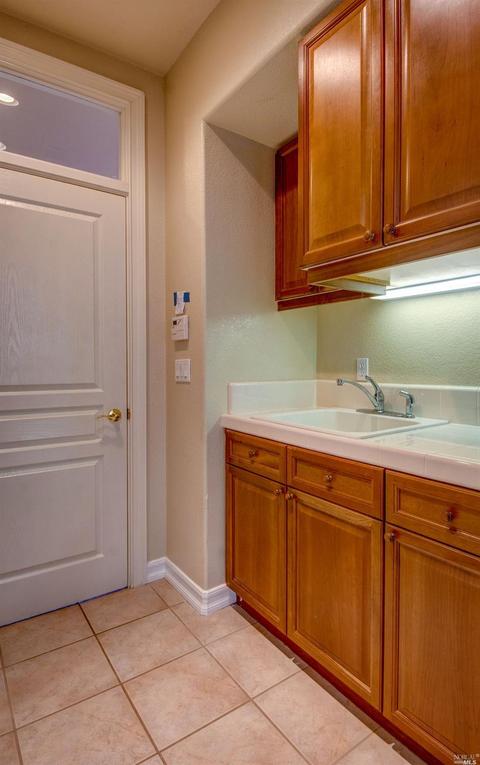 6032 Claret Ct, Vallejo, CA 94591 photo 9