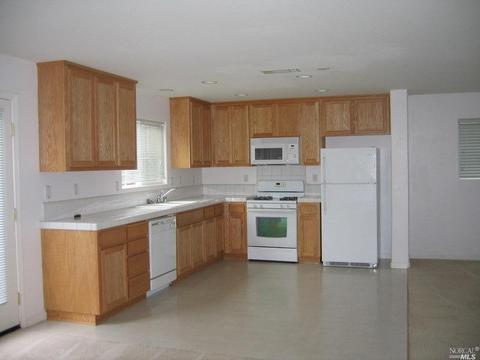 1427 Pike St, Vallejo, CA 94590 photo 4