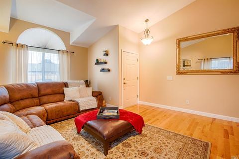 7861 Dove Ln, Windsor, CA 95492 photo 2
