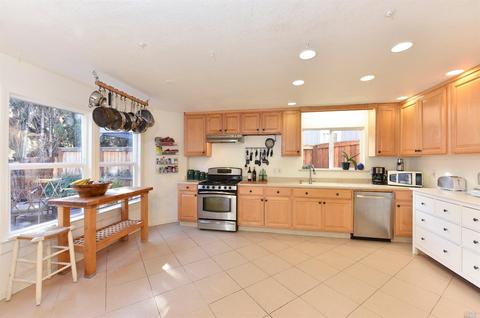 3 Capitola Ct, Napa, CA 94559 photo 5