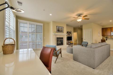 192 Johnson St, Windsor, CA 95492 photo 2