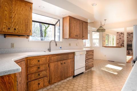 705 Willow Ave, Ukiah, CA 95482 photo 16