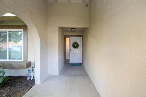257 Edwin Dr, Vacaville, CA 95687 photo 3