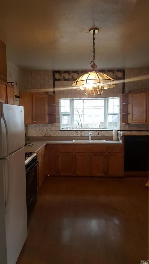 1415 Napa St, Vallejo, CA 94590 photo 2