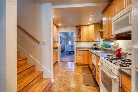 841 Dora Ave, Ukiah, CA 95482 photo 8