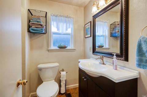 841 Dora Ave, Ukiah, CA 95482 photo 16