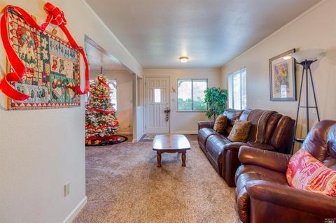 841 Dora Ave, Ukiah, CA 95482 photo 4