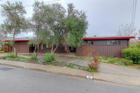 701 Oak Ter, Petaluma, CA 94952 photo 1