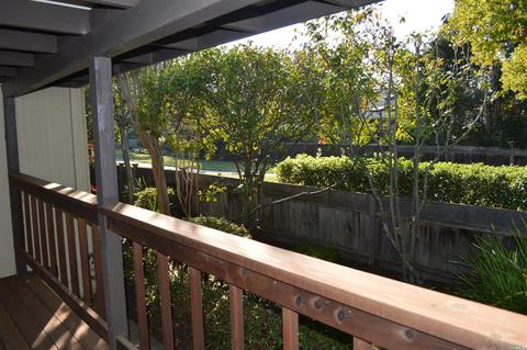 233 Vineyard Dr, Healdsburg, CA 95448 photo 11