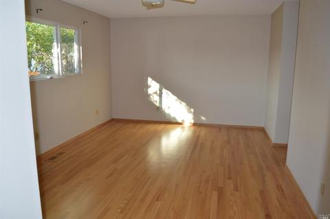 233 Vineyard Dr, Healdsburg, CA 95448 photo 24