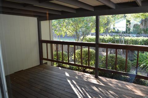 233 Vineyard Dr, Healdsburg, CA 95448 photo 9