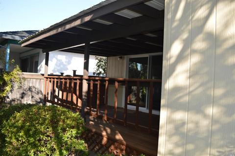 233 Vineyard Dr, Healdsburg, CA 95448 photo 5