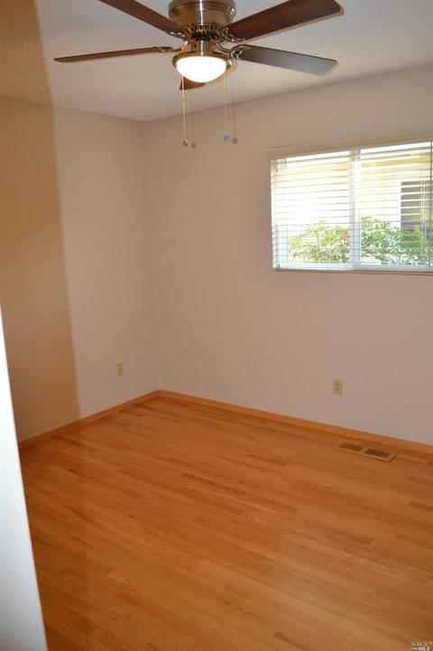 233 Vineyard Dr, Healdsburg, CA 95448 photo 27